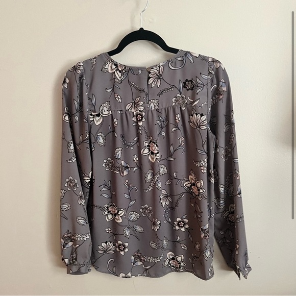 Lightweight business tops (3 in bundle! Women’s XS) - Picture 8 of 10